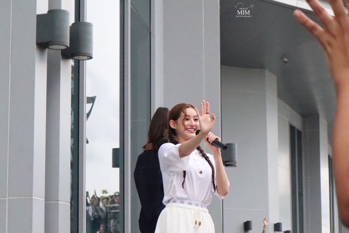 mimrtdofficial's tweet image. ทักทายบ๊ายบายอย่างทั่วถึงค่า 😆👋🏻
#มหกรรมนิยายนานาชาติ2025xVM
#ViewMim #วิวมิ้ม