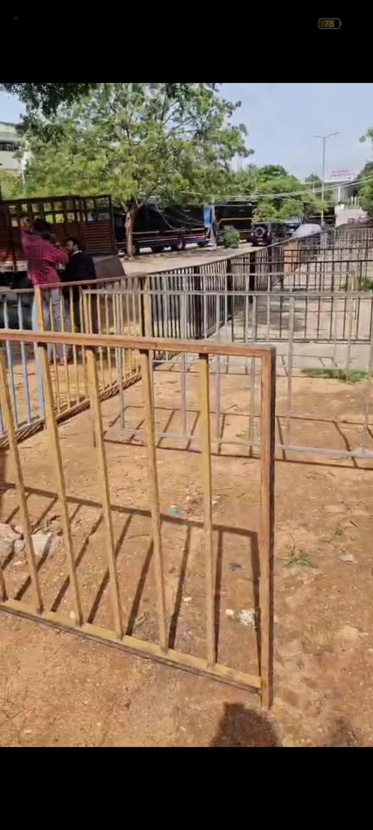 VDTrendsOffl's tweet image. Rowdies get ready for the massive evening 💥🔥
A solid note to whomever attending the event please be cautious with the strict arrangements done by @hydcitypolice, be supportive with them to ensure smooth happenings. Be early to the event the entry will be served based on first…