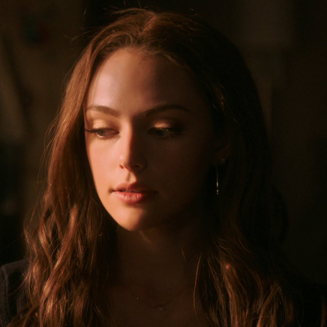 MysticdarkHope3's tweet image. What am I going to throw at her face?
