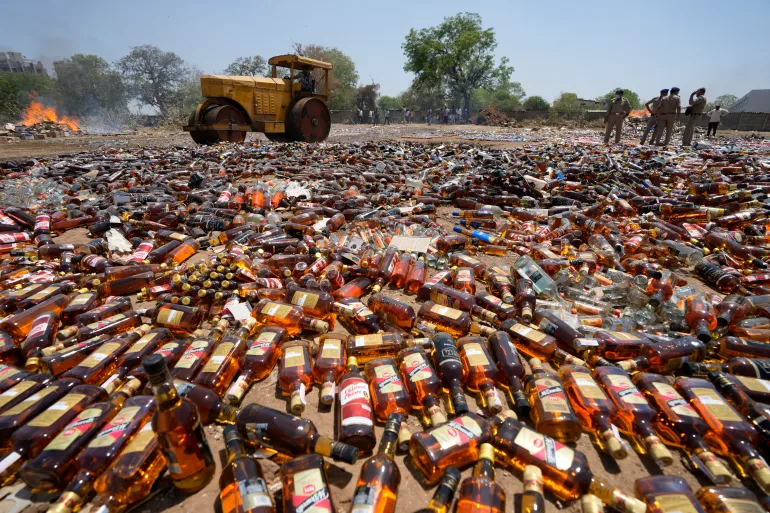 NalinisKitchen's tweet image. Gujarat is officially a dry state, where alcohol is banned by law. But in reality, alcohol is still easy to find. People drink at parties, bottles are sold in secret, and the black market thrives.

The ban is just on paper.