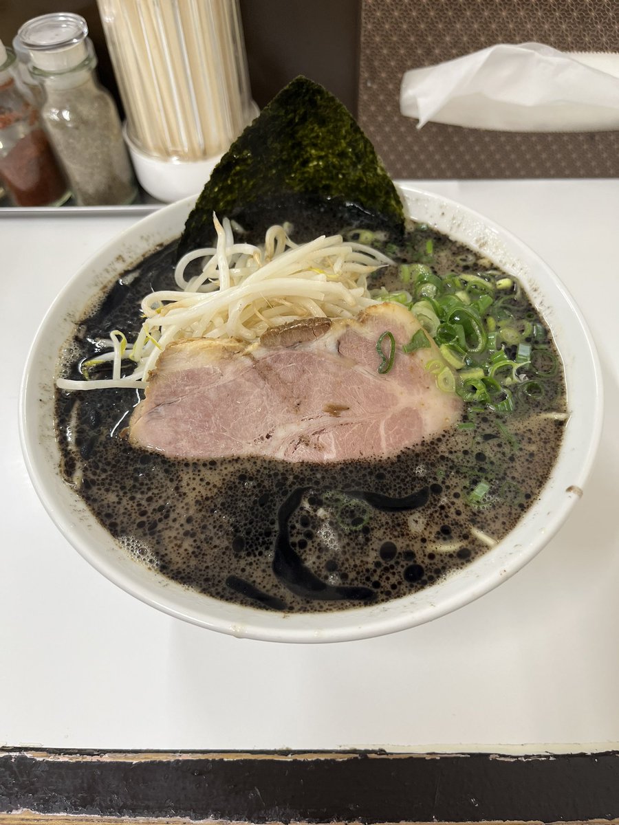 kenta_oo's tweet image. 海まで出たけどラーメン食べたくなって渋沢まで