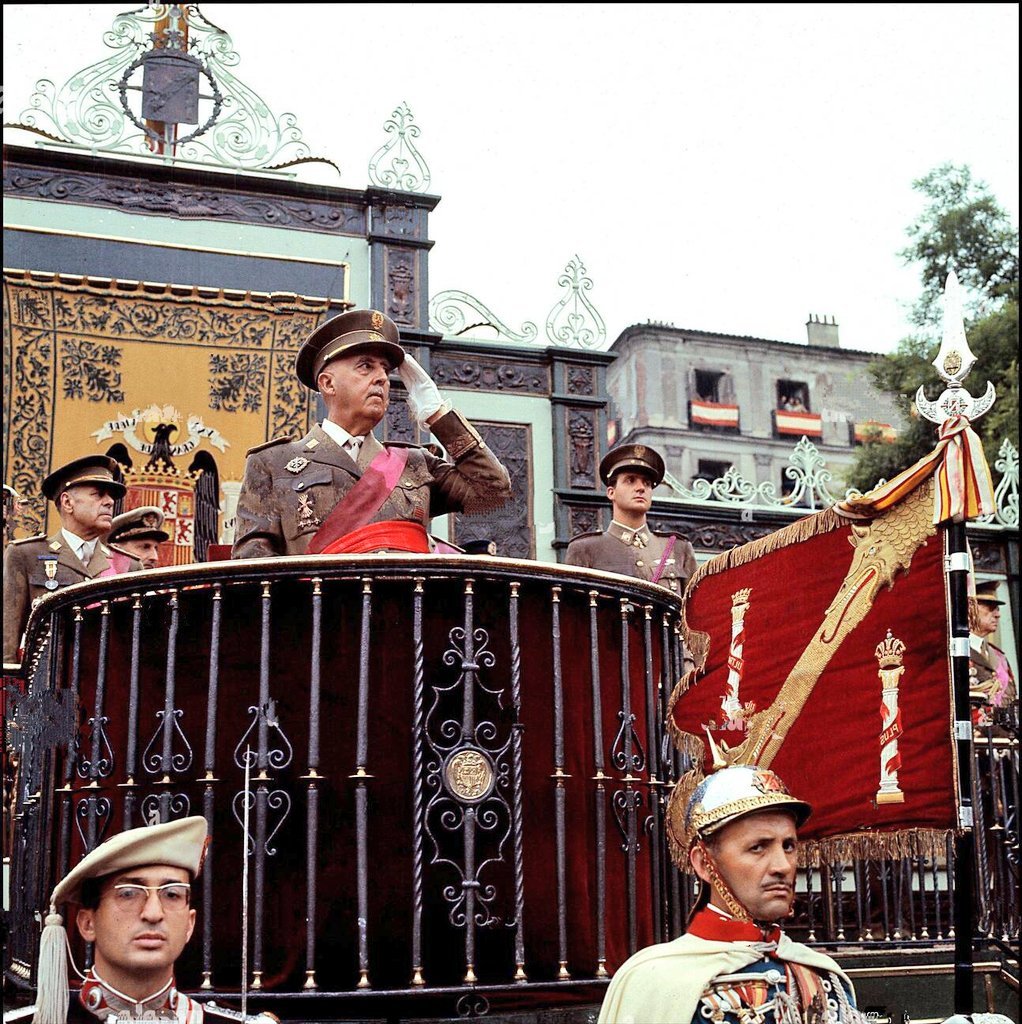 🔵TE MINTIERON SOBRE FRANCO y te lo demuestro con DATOS.  Un dictador con legado que pocos conocen...  

¿Sabías que sus logros incluyen avances sociales, ecológicos o estratégicos internacionales? Este hilo no te dejará indiferente🧵👇