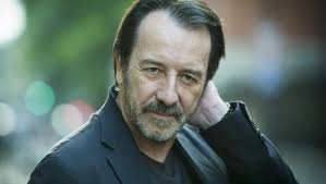 .<a href="/FredOL69007/">un cinéphile tatoué 🦁🎬</a> #MesCitations

Quand on joue dans sa propre langue, on remet parfois en question des phrases, on inverse, on se perd et on se vautre.

Jean Hughes Anglade