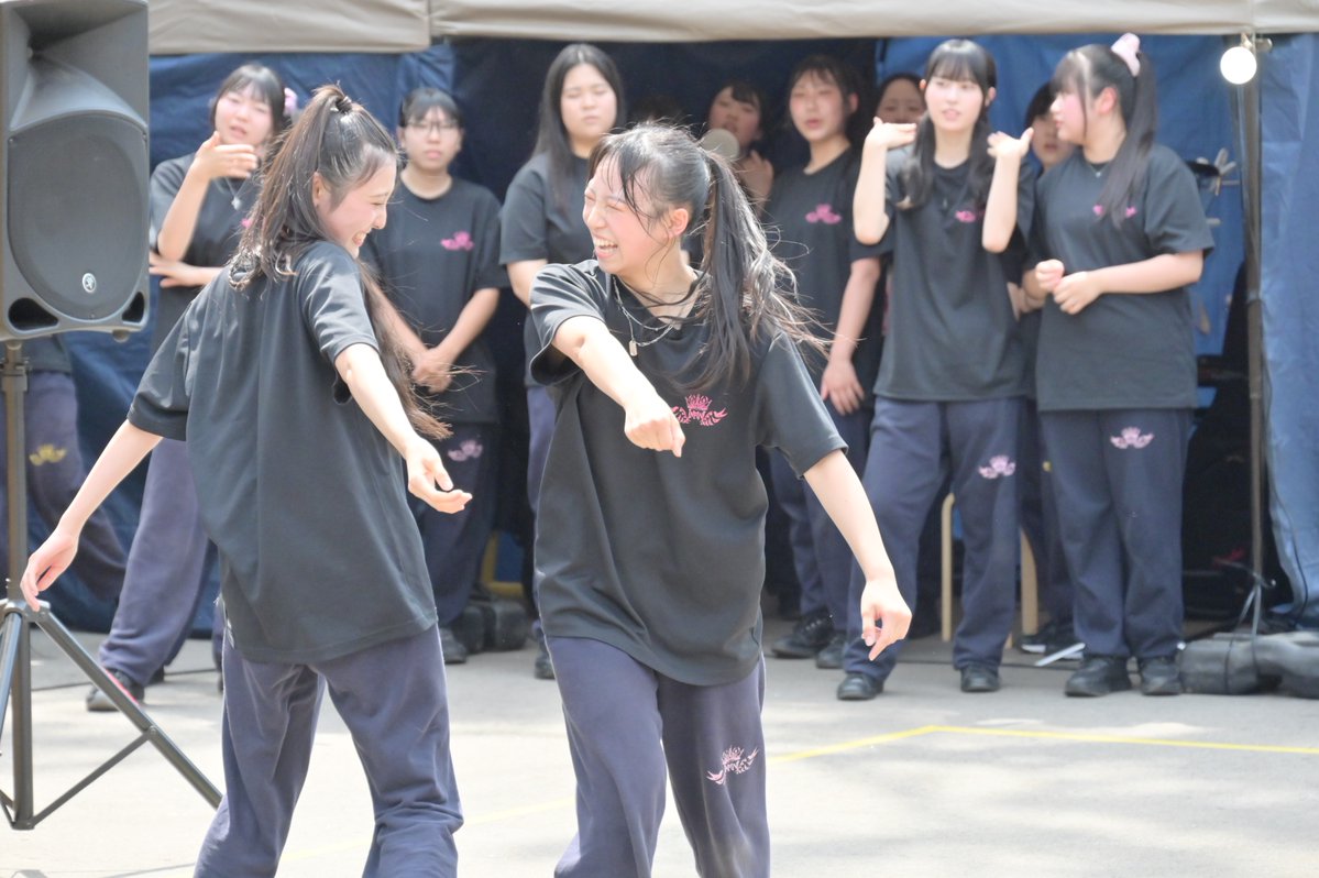 f_datecity's tweet image. 【歌って踊って夏を満喫!】
7月20日、保原町の天照神明宮の敷地内でDATEマランドロン主催による「夏まつりinシンメイサマ」が開催されました。会場ではさまざまなステージイベントのほか、ライブアートやグルメを楽しむことができ、多くの来場者がイベントを楽しみました。
(秘書広報課)
