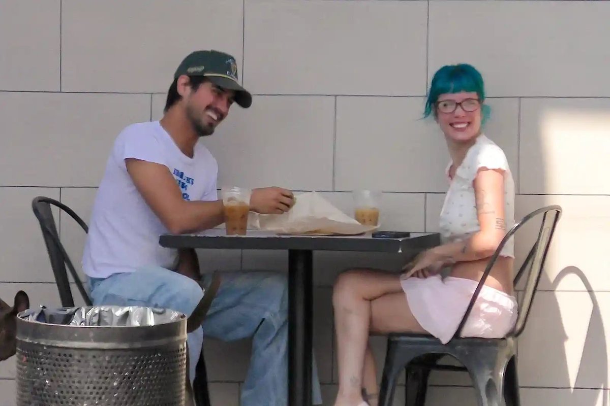 traditionkylee's tweet image. love when she’s smiling &amp;lt;3