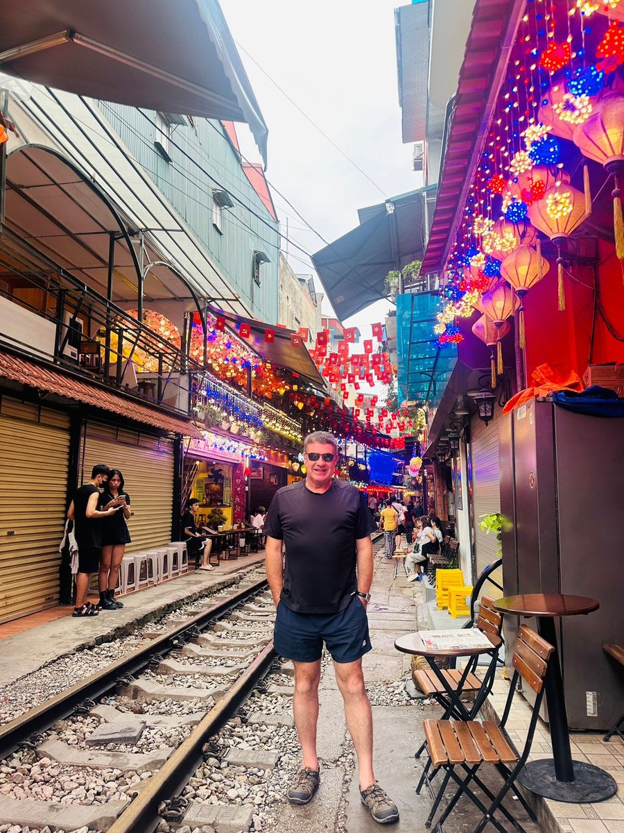 Mr_D_Baker's tweet photo. Train Street - Hanoi 🇻🇳 https://t.co/djztWxTNmJ