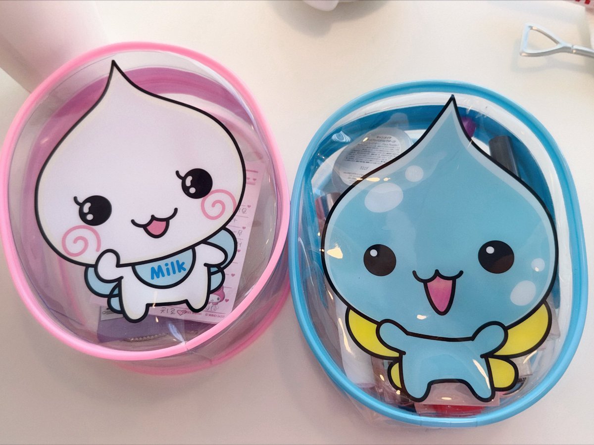 BBERRY_V's tweet image. 밀크군 시즈쿠쨩 파우치 멧챠 카와이 (⸝⸝› з ‹⸝⸝)♡
많이 들어가는데 완전 귀여워 완내스야 .. 〰️ 
밀크군 너무 너무 너무 너무 귀여워 후와후와