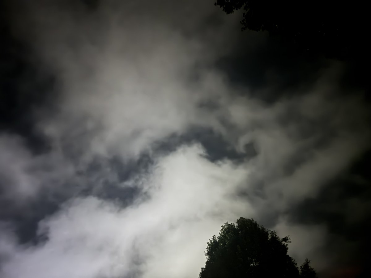 SillierThanMost's tweet image. Who up basking in they eerie skies?