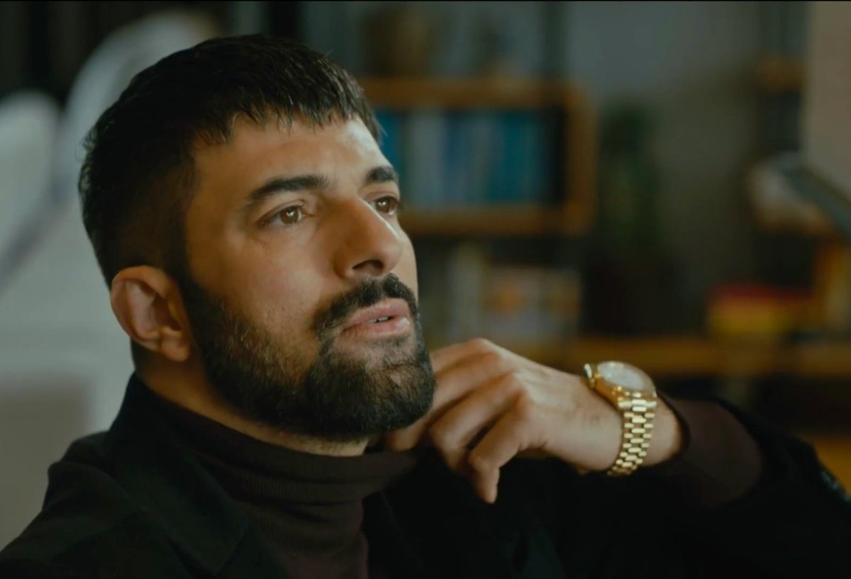 "A drama series with the pace of a soap opera but capable of touching on multiple themes, not just romance. The protagonist is played by D. Ö. well-known in Italy ..., alongside Engin Akyürek (Black Money Love)"
   #EnginAkyürek  #IoSonoFarah
repubblica.it/serietv/schede…