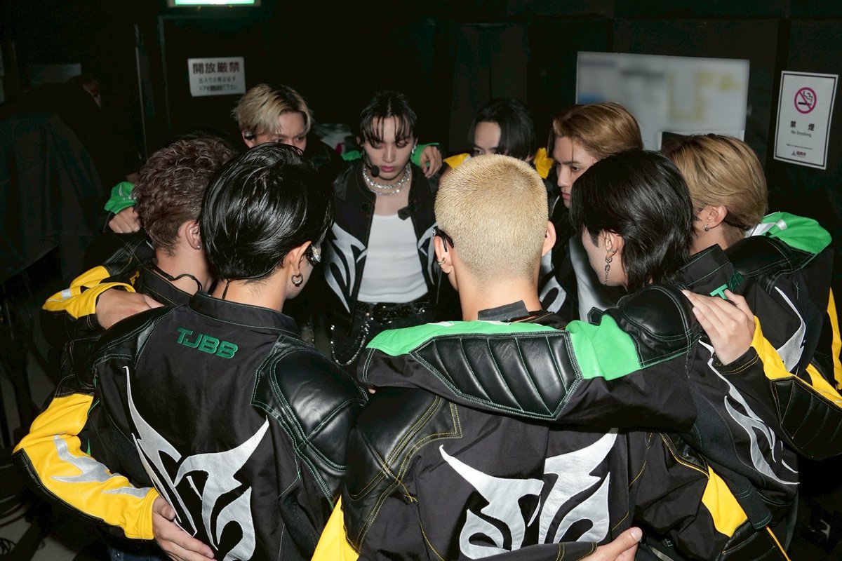 tjbb_'s tweet image. #JETPARTY 円陣中のTJBB📸

円陣後のハイタッチも
少しずつ上達してきているように
見えます👀

(また動画載せますね)

Next ▷▶︎▷ Spotify O-EAST (TOKYO)

SPECIAL SITE
tjbb.exfamily.jp/s/ldh11/page/l…

#JETPARTY 
#TJBB #THEJETBOYBANGERZ