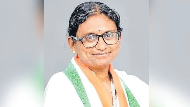 NewsMeter_In's tweet image. #Hyderabad--
#Congress district-level outreach begins July 31
As per #AICC directions, #TPCC will launch #Padayatra & Shramdaan programs across selected constituencies in the six erstwhile districts.
From July 31: 10-km Padayatra (5 pm onwards)
Night Halt with Congress…