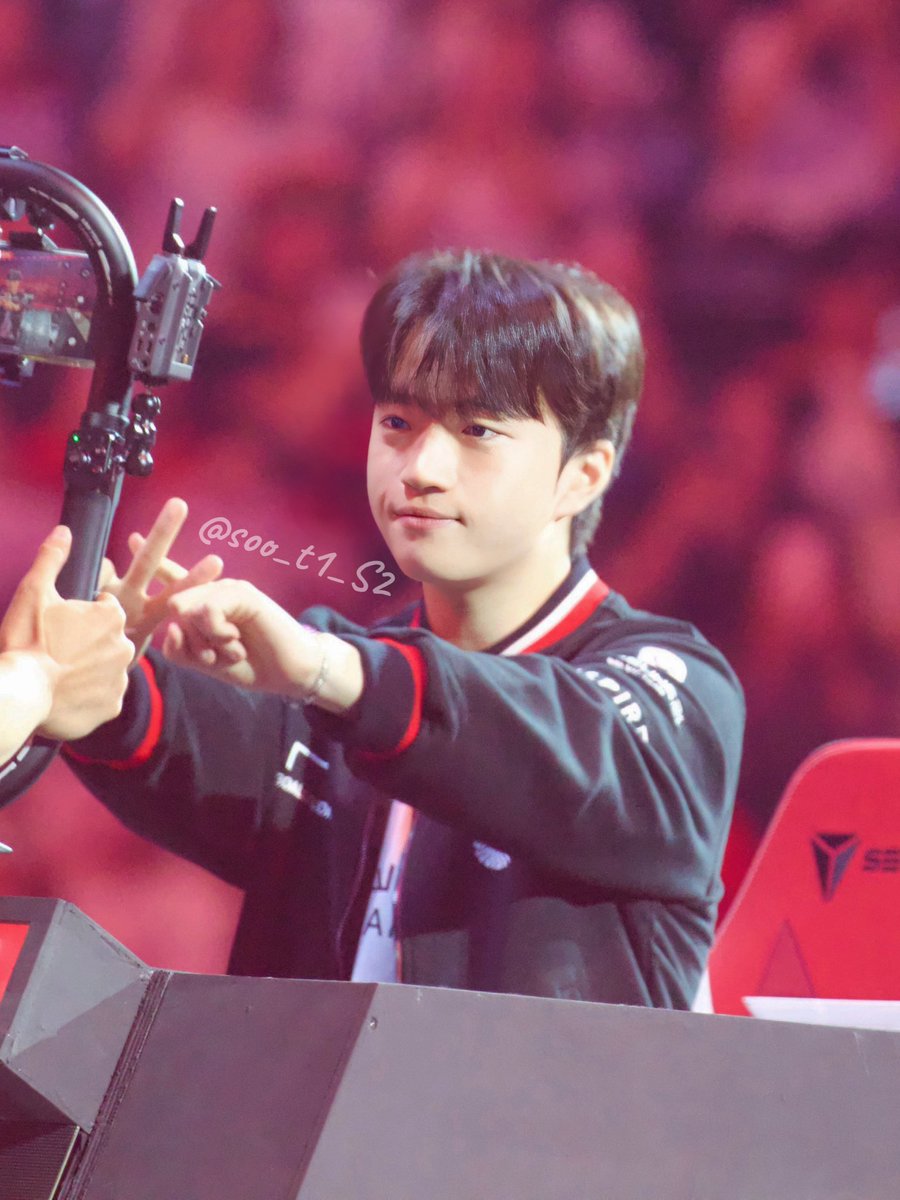soo_t1_S2's tweet image. 250725_T1 HOME GROUND ๐ถ๐ค
์ฐ๋ฆฌ ์ญ์ฒ๊ดด ๋ฏผ์์ด๋ ์๊ทธ๋์ณ ์ธ๋ฌ๋จธ๋โฃ๏ธ
#T1 #T1HomeGround #Keria #์ผ๋ฆฌ์ #๋ฅ๋ฏผ์
