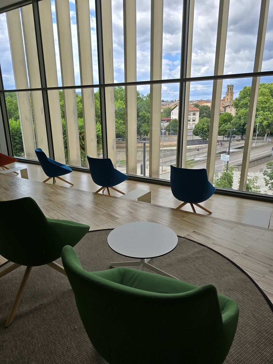 Biblioteca Pilarin Bayés de Vic (@bibliotecavicpb) on Twitter photo El Mirador de la Biblioteca. Un espai agradable i tranquil per gaudir d'una bona lectura, contemplar l'horitzó, descansar, estudiar o... <a href="/bibliotequesXBM/">BibliotequesXBM</a> <a href="/vic_educacio/">Vic Educació</a> <a href="/vic_cultura/">Vic Cultura</a> #quefemalesbiblios #magradallegir #espais El Mirador de la Biblioteca. Un espai agradable i tranquil per gaudir d'una bona lectura, contemplar l'horitzó, descansar, estudiar o... <a href="/bibliotequesXBM/">BibliotequesXBM</a> <a href="/vic_educacio/">Vic Educació</a> <a href="/vic_cultura/">Vic Cultura</a> #quefemalesbiblios #magradallegir #espais