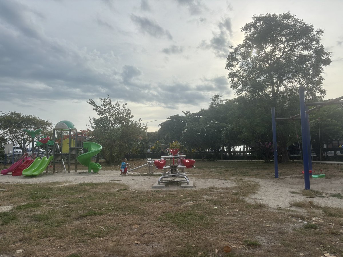 luminaenvision's tweet image. No matter how simple it looks, my kids love this park and playground. 
Dreaming of @nounsdao playground over here. And skatepark too 🥲🥹