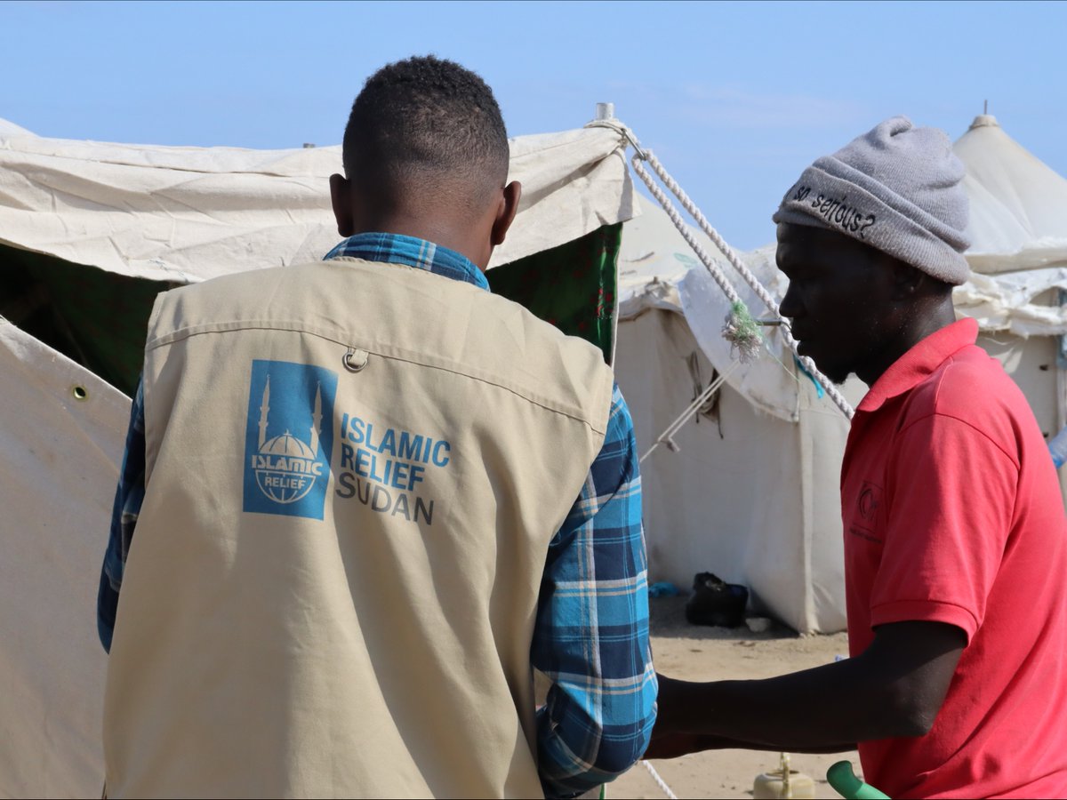 IslamicReliefUK's tweet image. 🔴 Since the start of the conflict in #Sudan, you've supported over 1.2 million people – that's no small feat!
Water, food, medical supplies, psychosocial support, and shelter are just a few of the ways you've provided a lifeline. 🫶🏾
Thank you! 💙 iruk.co/sudan