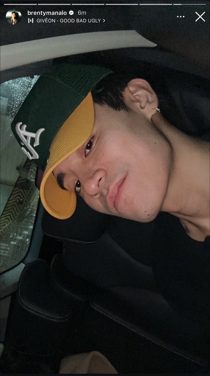 xcx_9891's tweet image. Kunwari di namin kilala yung naka&apos;brown hoodie 😌