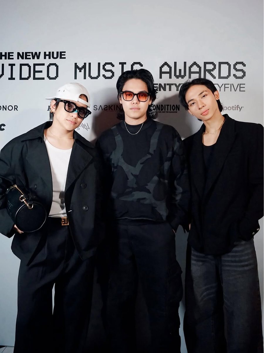 ZENFL0WER's tweet image. ALAMAT: Redefining talent and style at The New Hue Music Video Awards 2025 ๐๐ฅ
(c) viva_records
#ALAMAT #ALAMAT_TOMAS #ALAMAT_RJI #ALAMAT_TANEO