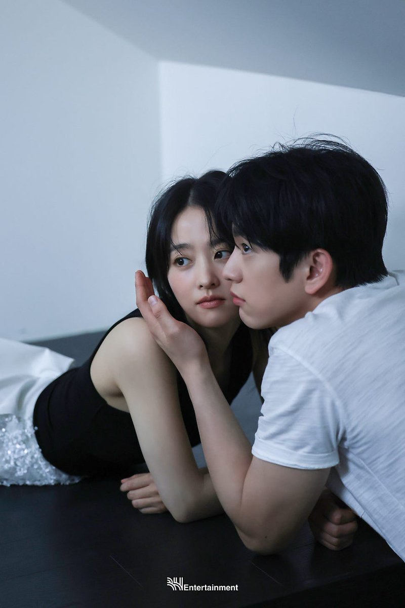 withjinyoung922's tweet image. 첫번째 걍 미쳣다