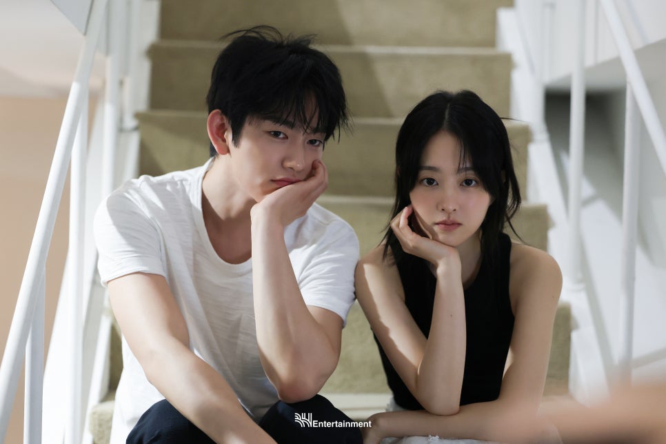 withjinyoung922's tweet image. 아 너무 좋아 .. 제발 더줘요