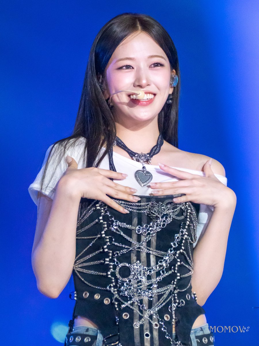 250726
SBS Gayo Daejeon Summer HD (5)
ℍ𝕖𝕣 𝕤𝕞𝕚𝕝𝕖 𝕞𝕒𝕜𝕖 𝕞𝕪 𝕕𝕒𝕪 😊

#ANYUJIN #안유진 #아이브 #IVE #유진 #YUJIN