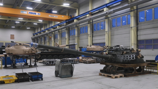 ceskenoviny_cz's tweet image. Zbrojovka Excalibur Army měla loni rekordní tržby #armada
ceskenoviny.cz/zpravy/2702869