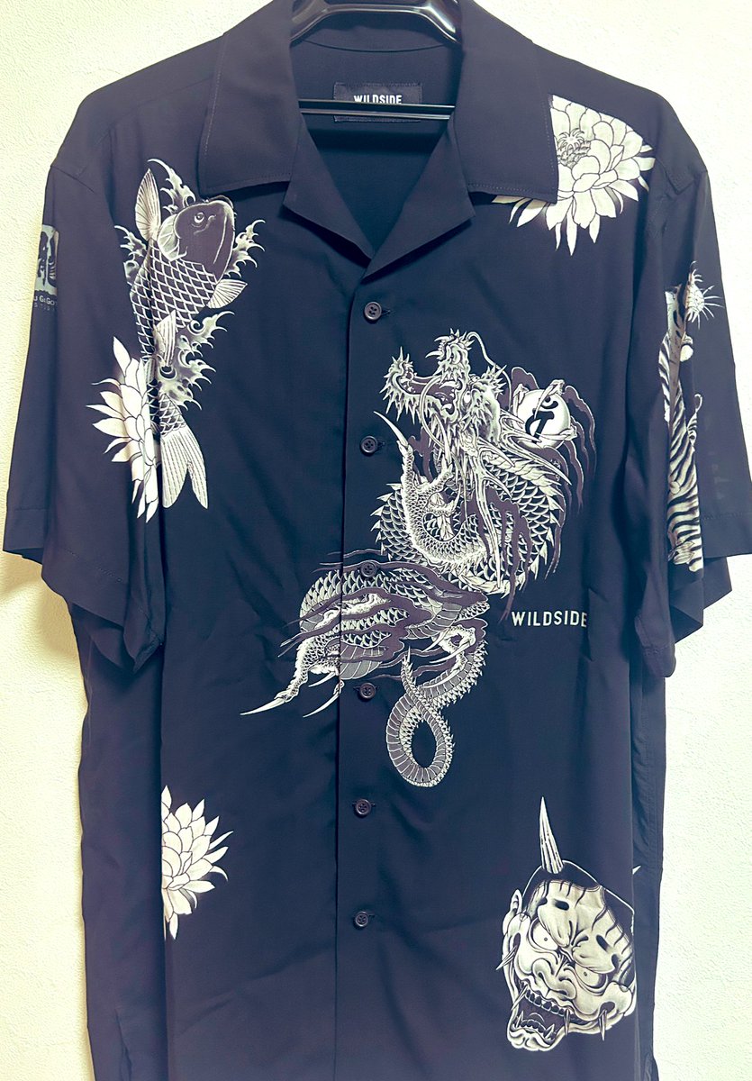 tomorrow298's tweet image. Yohji Yamamoto × 龍が如く コラボのアロハシャツきちゃ！
メインキャラたちの刺青柄！

めっちゃ高かったけど大満足！！