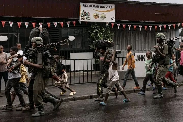 Kamanda_Analyse's tweet image. 🕰️ 6 months of silence, 6 months under occupation…

It has now been six months since the city of Goma has lived under the grip of the M23-AFC rebels.
Six months during which fear has replaced peace.
Six months during which the dignity of an entire people has been trampled.
Six…