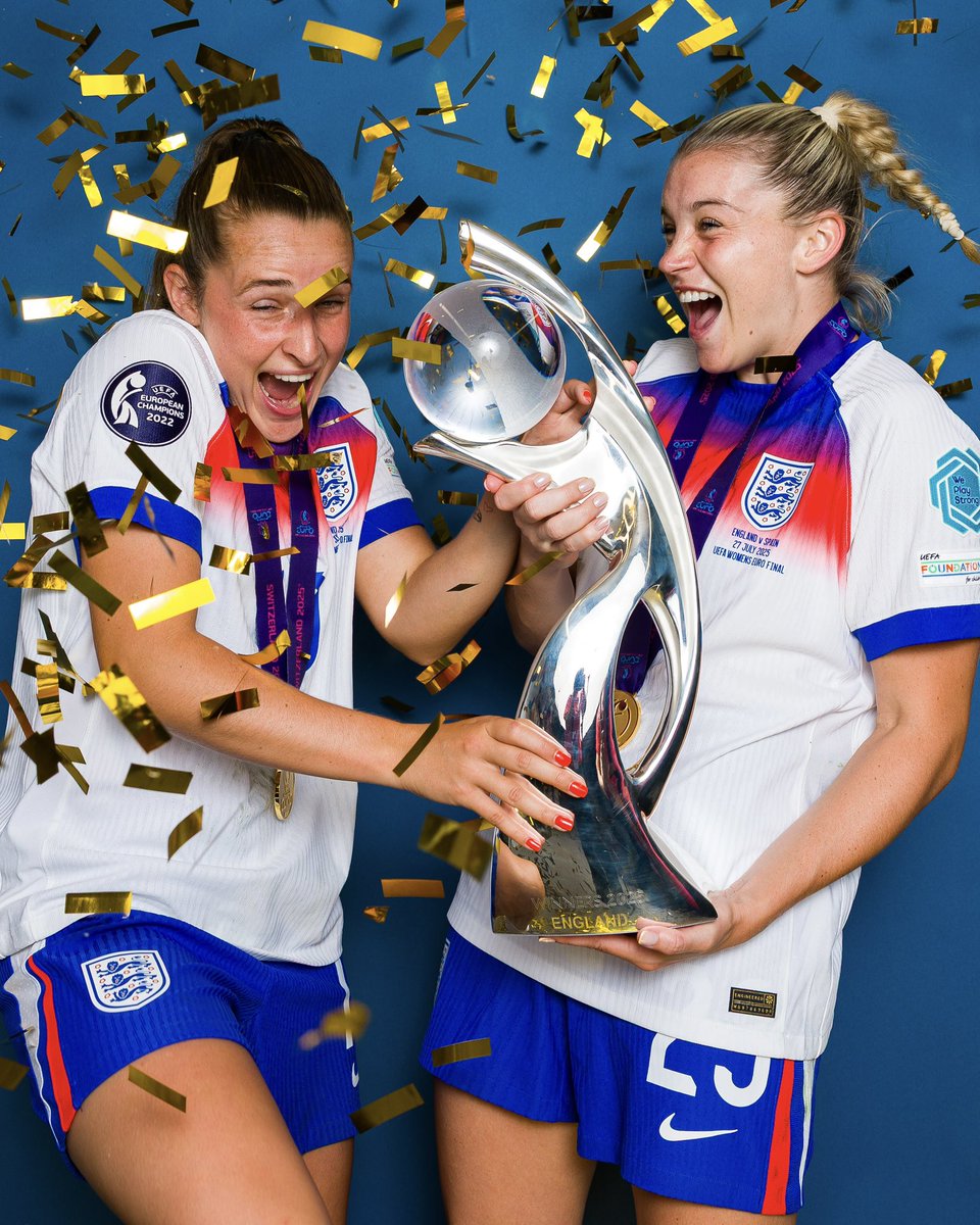 WEURO2025's tweet photo. Iconic duo 🎉🏆😍

#WEURO2025 https://t.co/uaksDQKZhY