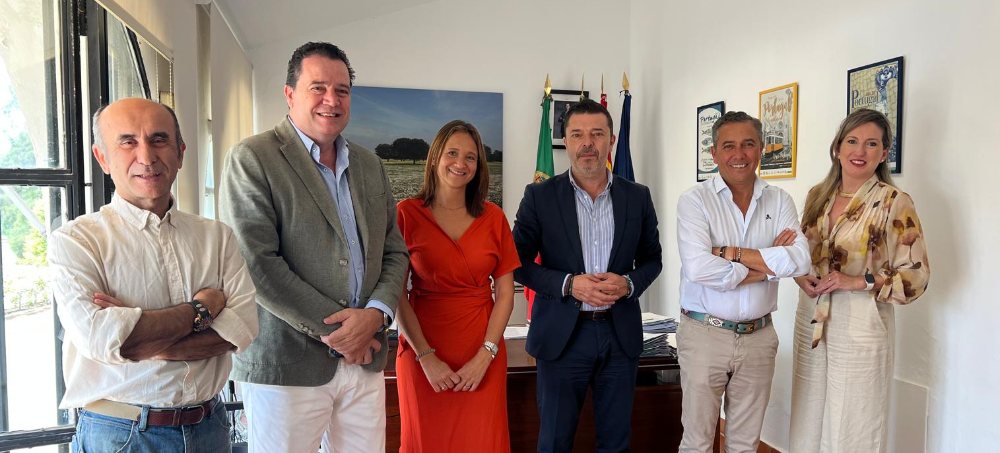 Dentro de las actividades e iniciativas de desarrollo de #Expoenergea2026, hemos mantenido un encuentro de trabajo muy productivo con el Director General de Acción Exterior de la <a href="/Junta_Ex/">Junta de Extremadura</a>, Pablo Hurtado Pardo #Expoenergea #EnergíaIbérica #ExtremaduraRenovable