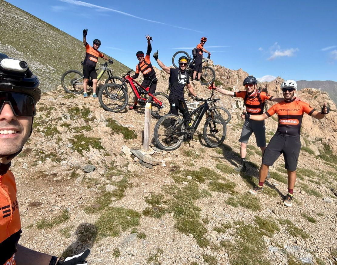 With local races on pause for summer, we took to the alpine trails and made the most of the break — 45km, 2,000m of elevation, and one breathtaking summit: Balandrau. 💪⛰️

Big shoutout to everyone who joined @Albertfaixeda, and repped their brand-new Bafang jerseys with pride.