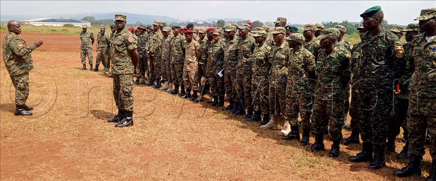 fmkabalega's tweet image. In a firm message distancing the UPDF from political influence, Brig. Gen. Emmanuel Kanyesigye has declared the army’s continued commitment to serving the interests of all Ugandans.
DETAILS - newvision.co.ug/category/polit…
#KabalegafmUpdates