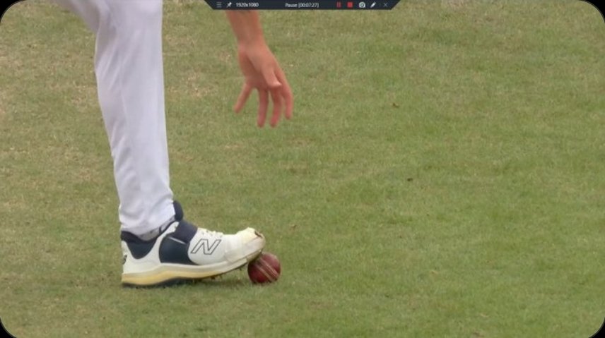 amittalwalkar's tweet image. This happened multiple times yesterday.. So much for the spirit of the game.. did any expert speak about it?
@DineshKarthik @Athersmike @jimmaxcricket @IrfanPathan