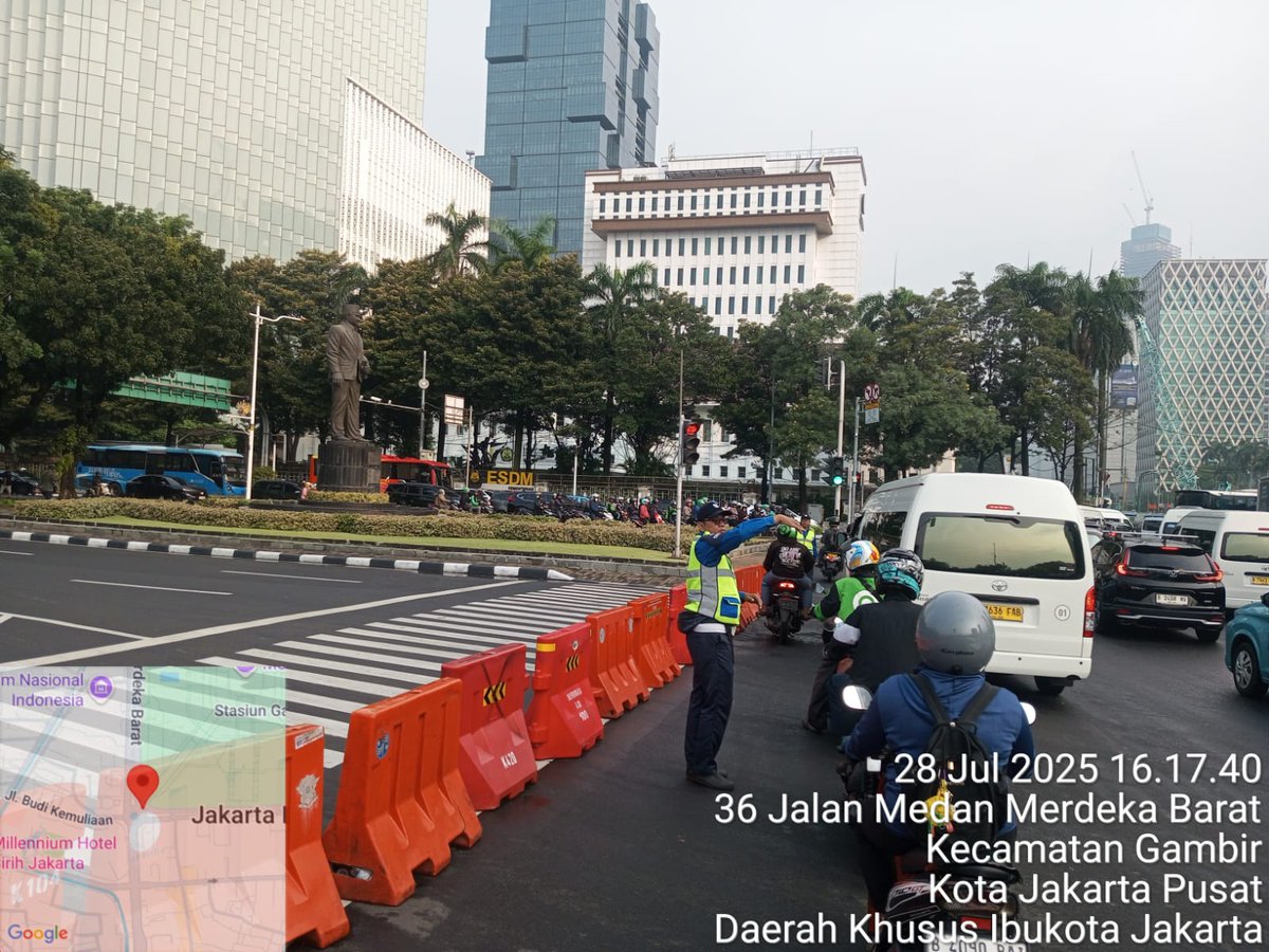 PT_Transjakarta's tweet image. #INFOTRANSJAKARTA | Rute 1A: Pantai maju - Balai Kota mengalami perpendekan rute menjadi Pantai Maju - Monumen Nasional dikarenakan adanya penutupan jalan di sekitar Jl. Medan Merdeka Selatan. . #JAKI #PerluTahu #Rute1A