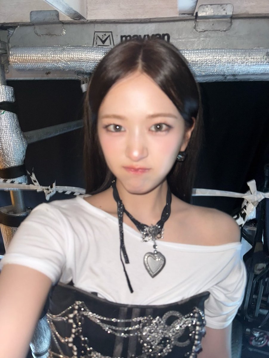 bamgun_'s tweet image. 비명지르면서 넘겼는데 웬 강아지가.