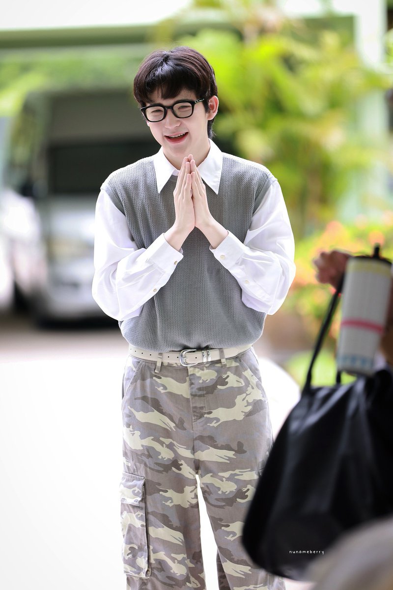 NunameBerry's tweet image. คุณเจ้าของวันเกิดนินาาาา🍀✨
#PoomATLAS 🎂💙#27YearsofPoomjai
#แฮปปี้ภูมิใจยี่สิบเจ็ดปี
#ATLASTH #ATLAS_th