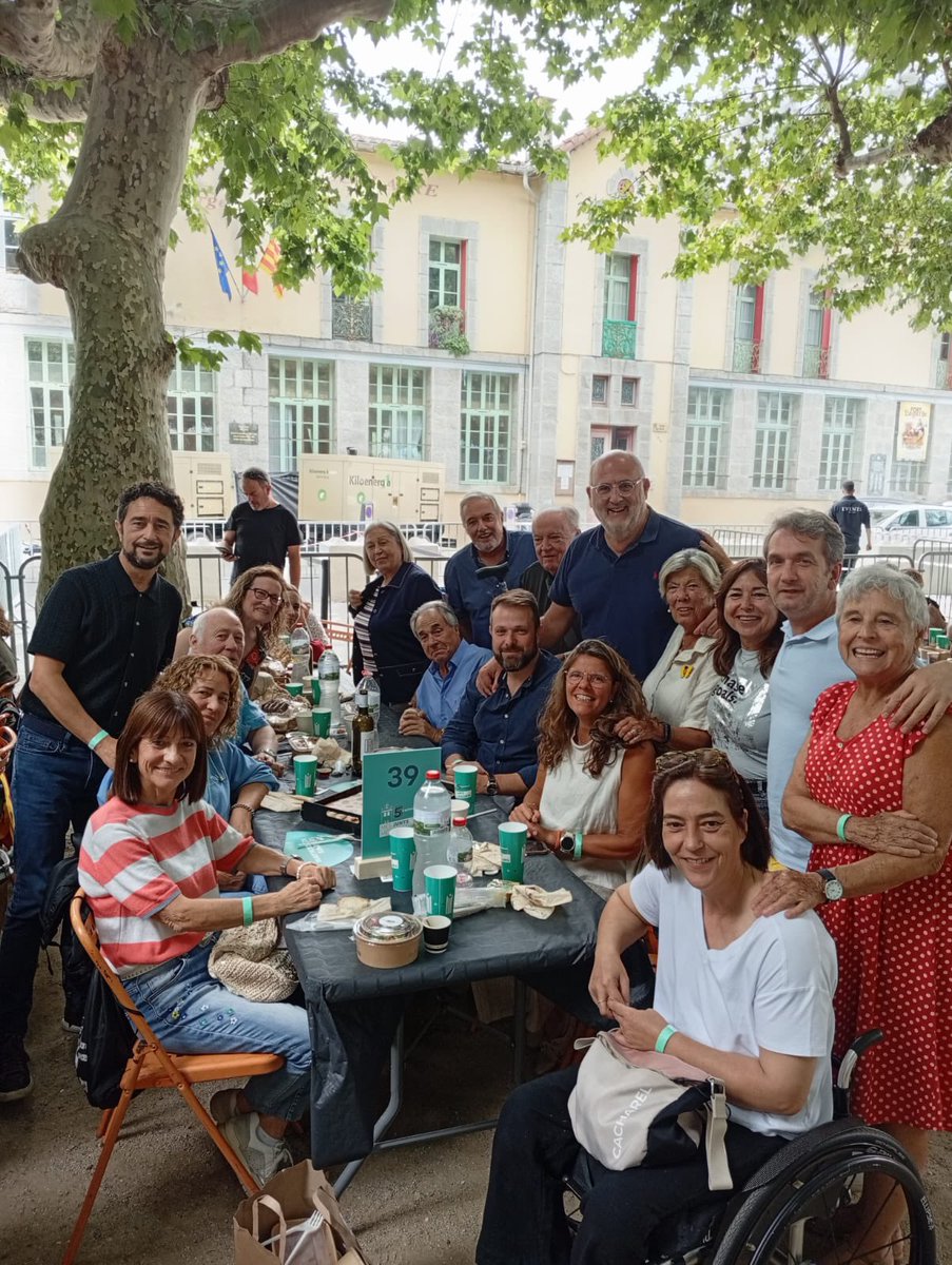 Ahir @juntsvng va estar present a l’acte de commemoració del 5è aniversari de <a href="/JuntsXCat/">Junts per Catalunya🎗</a> celebrat a Prats de Molló.

💛Orgull de MHP @carlespuigdemont . Compromís, esperança i futur pel nostre poble.

Gràcies a tots i totes els que vau ser-hi presents. Seguim caminant junts!