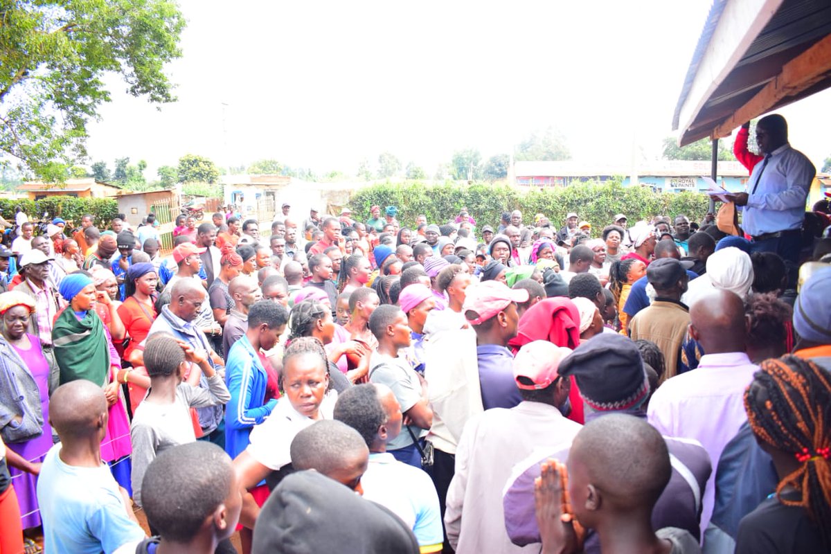 Honcalebamisi's tweet image. This is not a rally.

It is just one polling station out of the 53 where parents are gathered to collect bursary ya kijana power. The bursary is being distributed in all the stations across the saboti constituency. 

We must form a government that will make primary and secondary…