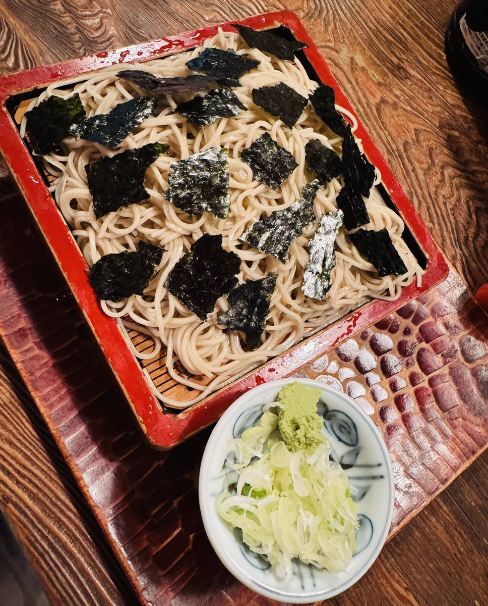 tsukajimuga's tweet image. 今夜
BS日テレ　よる10時
ドランク塚地のふらっと立ち食いそば
のオンエア前に
プライベート #ふらそば
立ち食いではないけどざるそばをば…