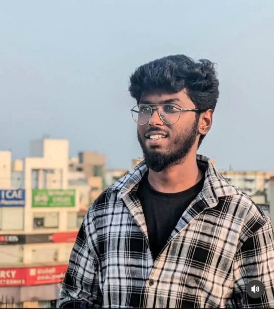 நெல்லையில் ஆணவக் கொலை 

நெல்லையில் நேற்று ஐ.டி. ஊழியர் கவின் பட்டப் பகலில் படுகொலை செய்யப்பட்ட விவகாரத்தில் கைதான சுர்ஜித் மீது கொலை, வன்கொடுமை தடுப்புச் சட்டம் உள்ளிட்ட 4 பிரிவுகளில் வழக்குப்பதிவு

மாற்று சமூகத்தை சேர்ந்தவர் என்பதால் அக்காவுடன் பேசுவது பிடிக்கவில்லை; அக்காவுடன்