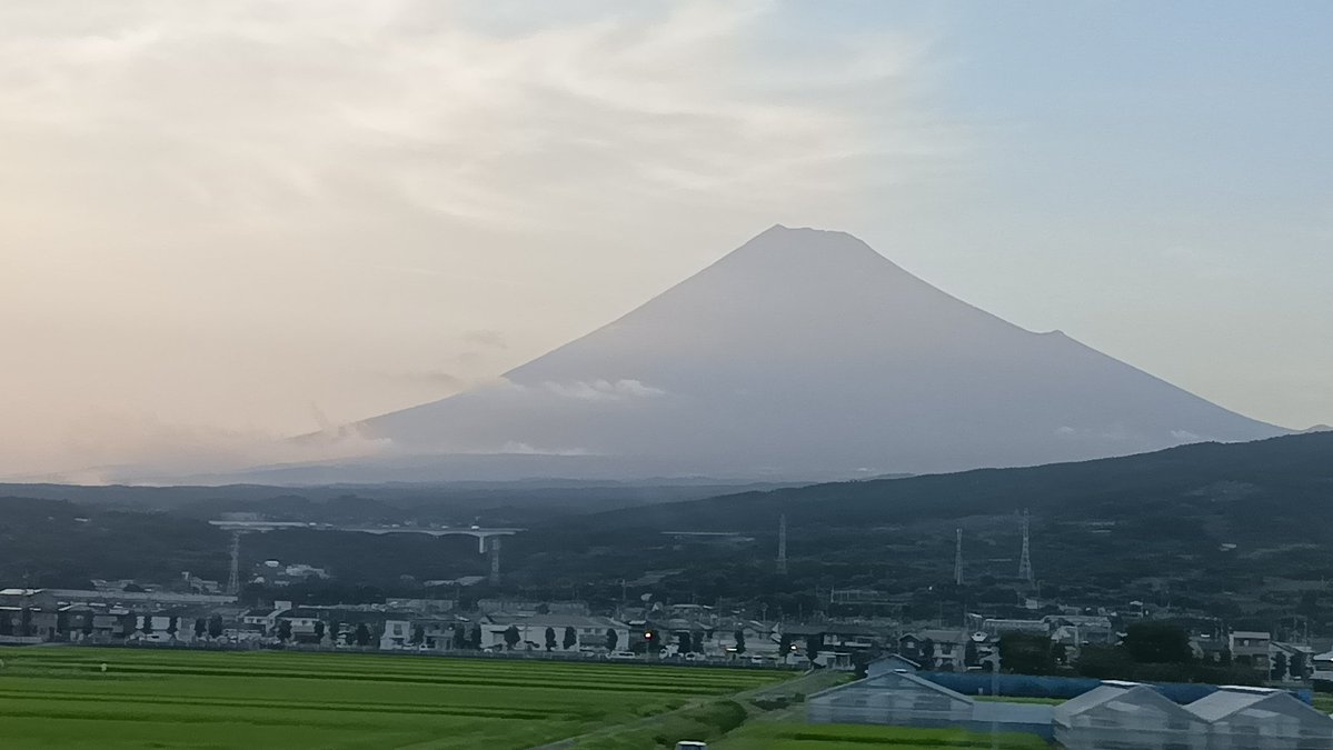 masu1017's tweet image. 大阪に移動中。久しぶりに富士山の全景を観る。