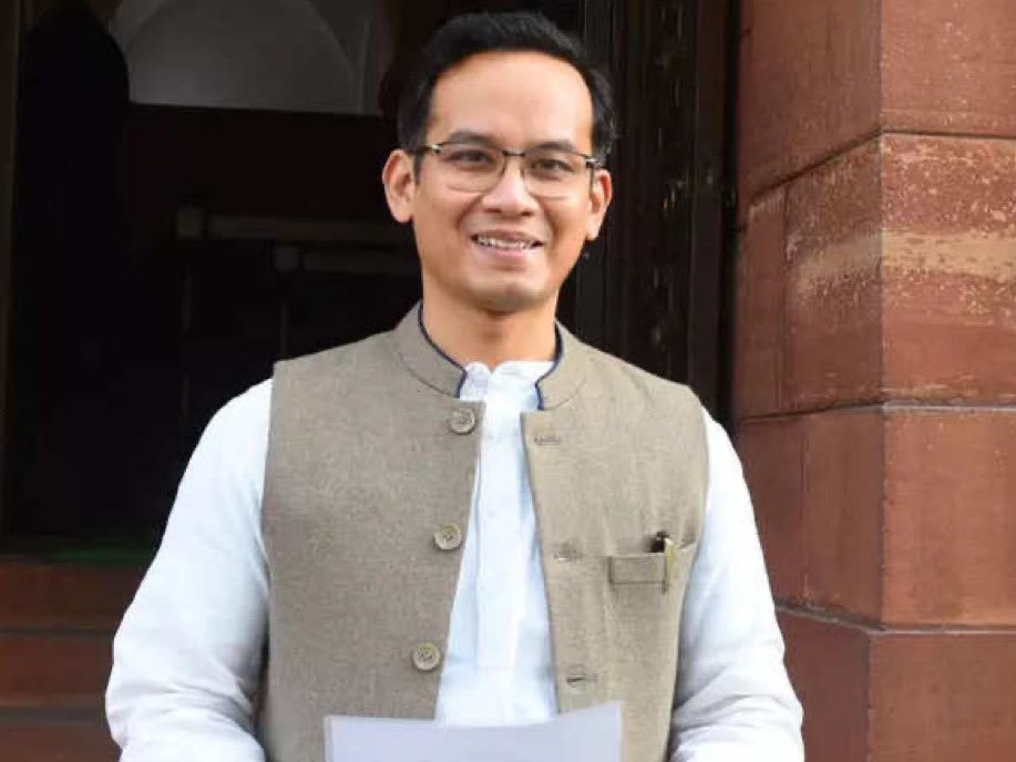 Sudhirsingh077's tweet image. कांग्रेस सांसद गौरव गोगोई ऑपरेशन सिंदूर को लेकर संसद में अपनी बात बहुत ही बेबाकी के साथ रखी। ऐसे ही नेताओं की देश को जरूरत है।

#monsoonsession2025  #OperationSindoor #operationmahadev