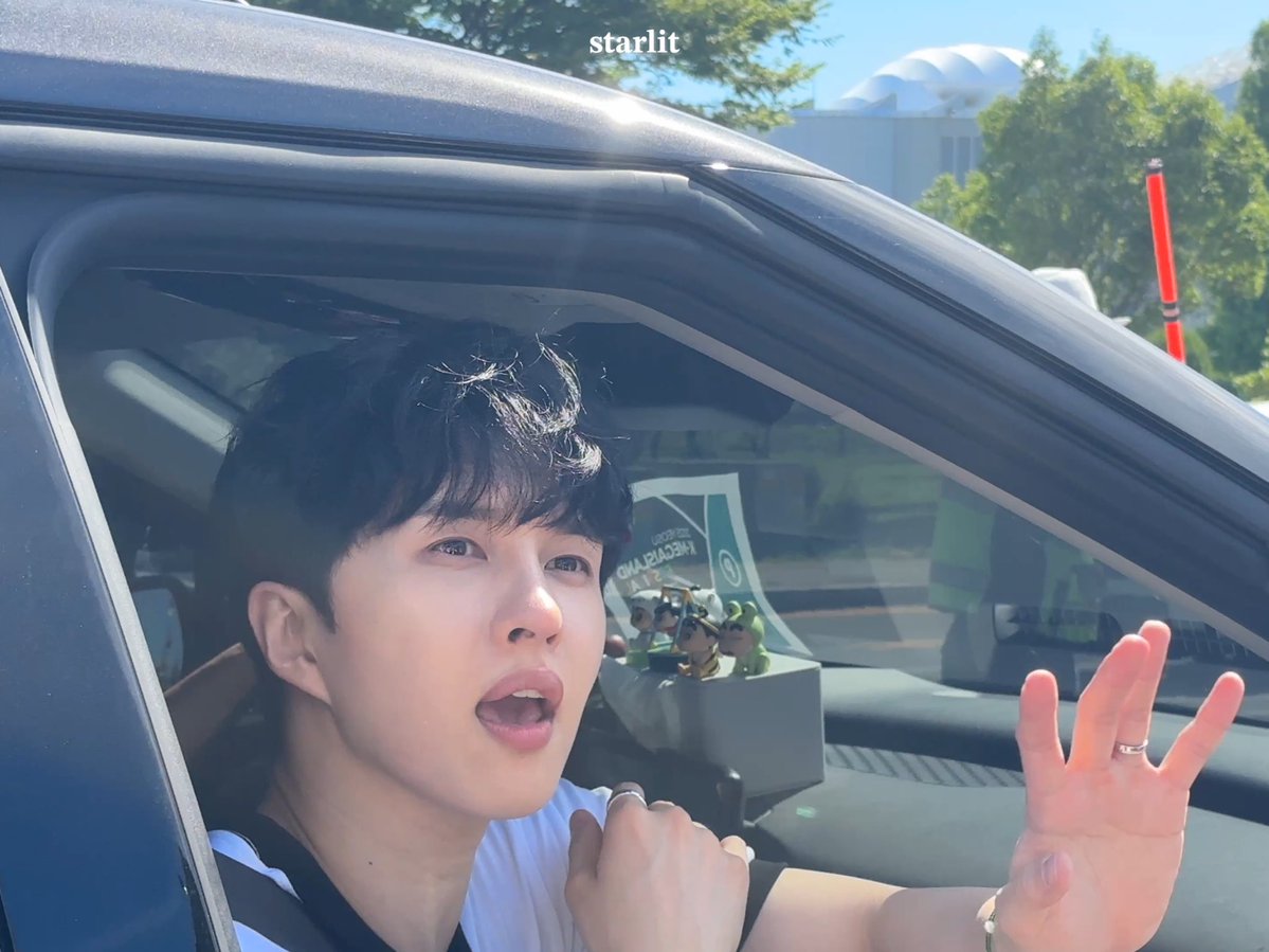 starlixxt's tweet image. 250726 여수 K-메가 아일랜드 페스티벌 퇴근길
,,,,😇
#켄 #이재환 #빅스 #KEN #VIXX
@jaehwany0406