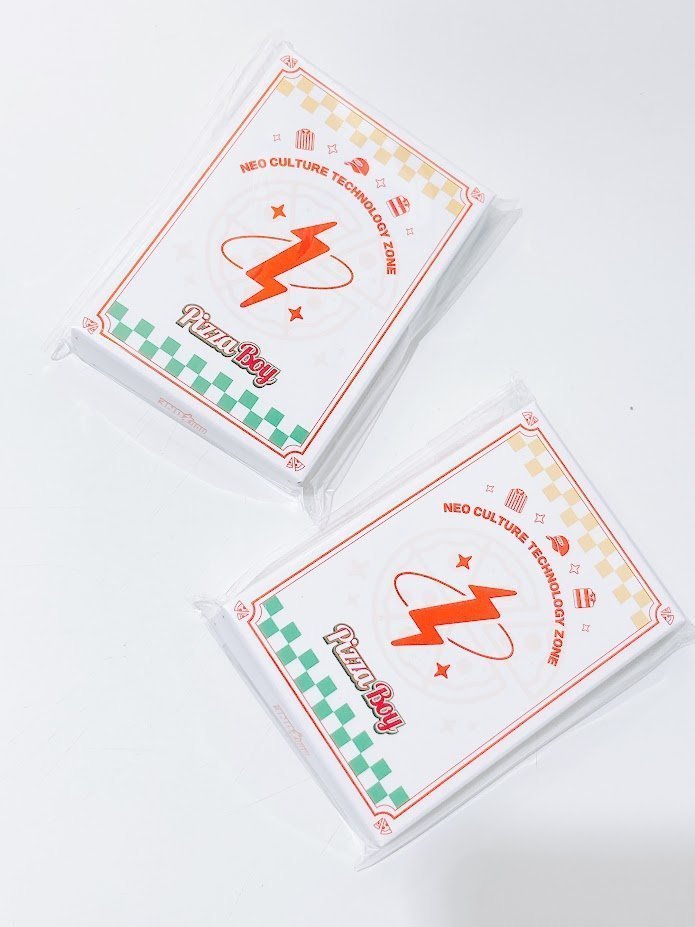 animateIS's tweet image. 🎉 #NCT 商品情報🎉

NCTさんの
NCT ZONE COUPON CARD PIZZA BOY ver.
絶賛販売中です！

NCTのメンバーがピザ屋さんのコスチュームに身を包んでます！

是非ご来店の際はチェックしてみてください💚

#NCT127 #엔시티127 #NCTDREAM #엔시티드림 
#WayV #威神V #NCTWISH #엔시티위시