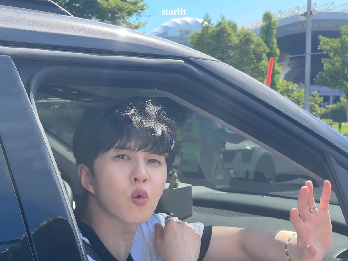 starlixxt's tweet image. 250726 여수 K-메가 아일랜드 페스티벌 퇴근길
ଘ(๑• ө•)۶ෆ
#켄 #이재환 #빅스 #KEN #VIXX
@jaehwany0406