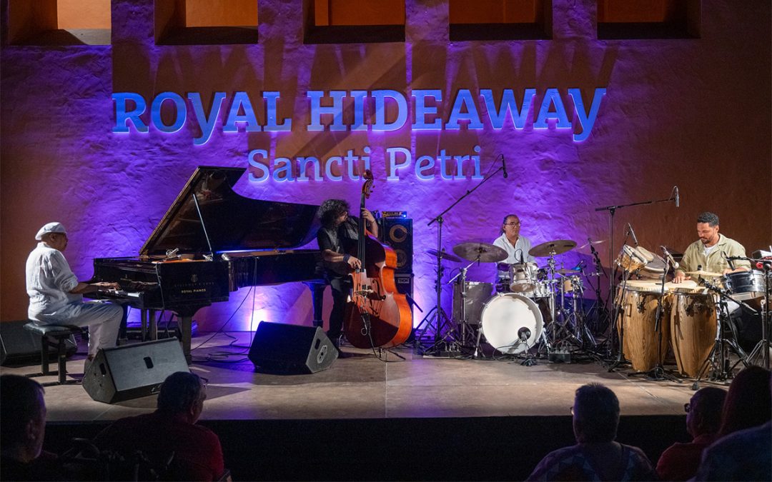 #livemusic #conciertos #SanctiPetri #Chiclana #Cadiz 

#música #iberoamericana en #RoyalHideaway #Sessions

<a href="/VejerJazz/">Jazz Vejer & Royal Hideaway Sessions</a> <a href="/JazzVejer/">Festival Jazz Vejer</a> 

<a href="/PaquitoDRivera/">Paquito D’Rivera</a> 
<a href="/ZambujoAntonio/">António Zambujo</a> y <a href="/YamanduCosta_/">YamanduCostaOficial</a> 
Los Hermanos Guedes
<a href="/PasionOficial/">Pasión Vega</a> <a href="/eldeseo/">el deseo</a>  
Moisés P. Sánchez Quartet

achtungmag.com/la-musica-iber…