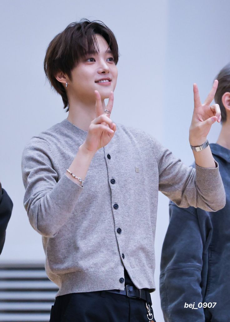 ntnjsgn's tweet image. 이 날은 진짜 뭐엿을까.......
