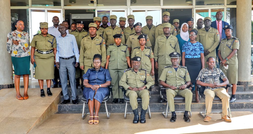 MukiibiR16955's tweet image. AIGP Jesse Kamunanwire opened the workshop at Police HQ, Naguru empowering officers to serve with empathy, manage records better &amp;amp; support retirees.
@PoliceUg