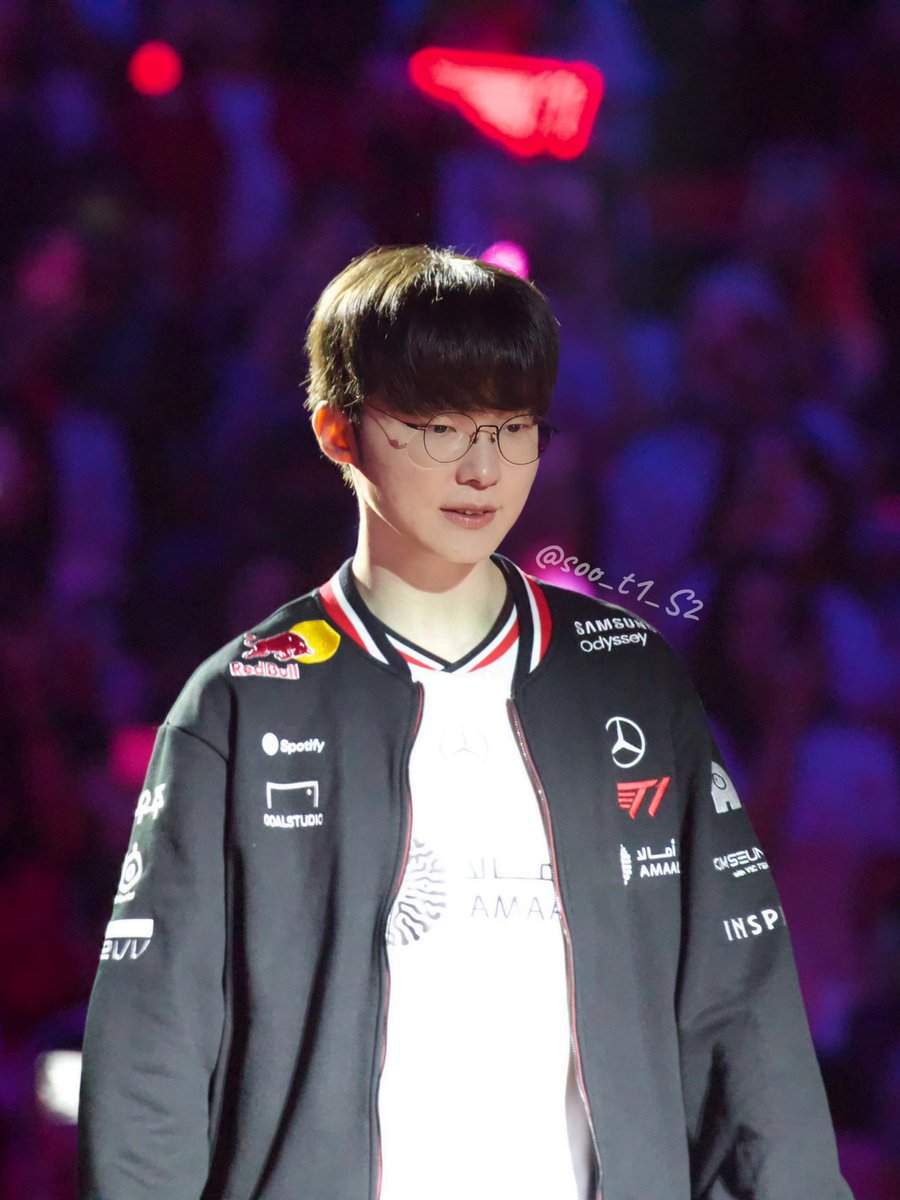 soo_t1_S2's tweet image. 250725_T1 HOME GROUND ๐งโค๏ธ
์ฐ๋ฆฌ ๋ฏธ๋ ํ์ด์ปค๐ฅฐ 4๋
๋ ๋ณผ ์ ์๋ค!!!!
#T1 #T1HomeGround #Faker #ํ์ด์ปค #์ด์ํ