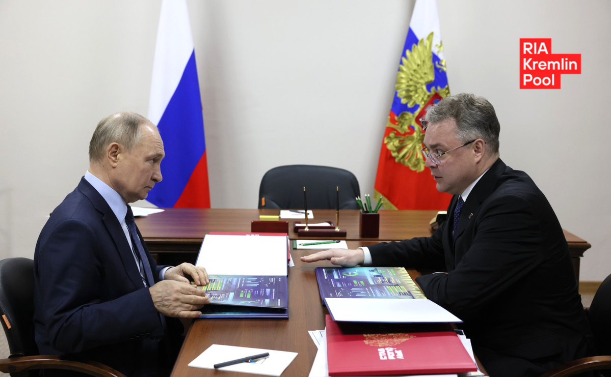 Kremlinpool_RIA's tweet image. Путин вернулся из Санкт-Петербурга в Москву

Президент в понедельник проведет международный телефонный разговор и примет с докладом губернатора Ставропольского края Владимирова