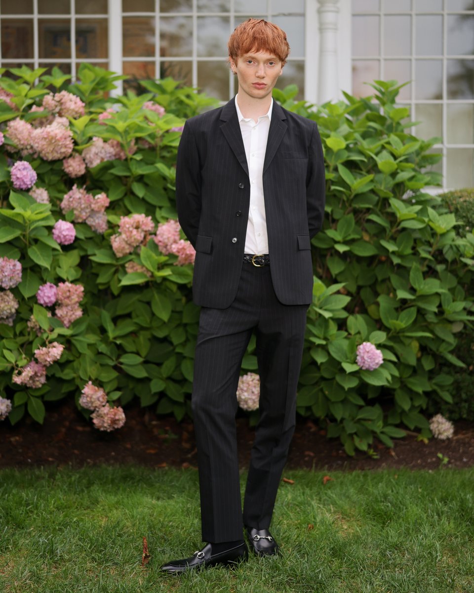 gucci's tweet photo. A special evening in East Hampton saw #SarahPidgeon, #CalebHarper, and #CalumHarper gathering at The Maidstone hotel for a dinner hosted by #Gucci and @emrata. #EmilyRatajkowski #GucciGiglio https://t.co/Ta39UIGIy0